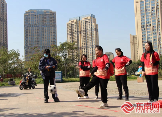 泉州鲤城：定向挑战 126名妇女职工在江南新区过节Bsport体育(图1)