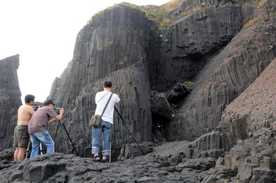 漳州地质公园:140多万根石柱形成火山岛