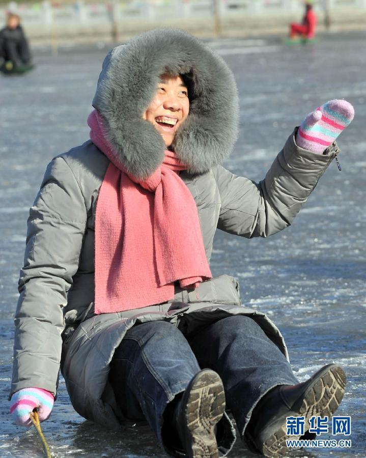 （晚报）（3）冰雪乐趣