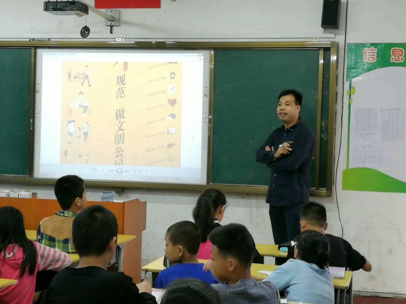 平潭开展 "八不"行为规范宣传进校园活动