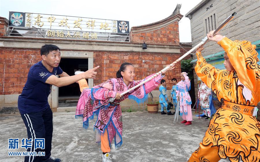 福建泉州：乡村孩子的高甲梦