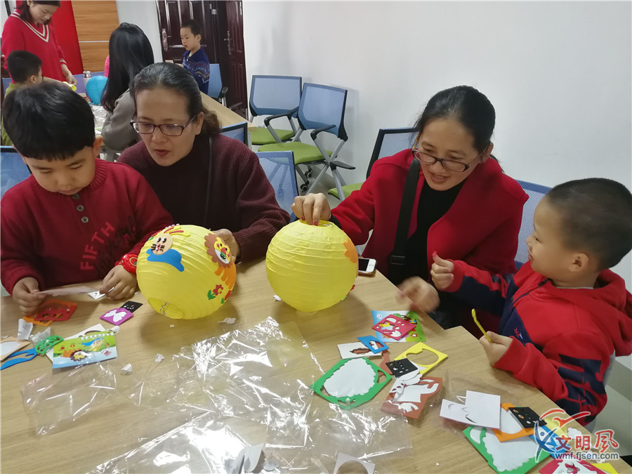 江南体育:元宵节手工花灯活动点燃社区温情氛围