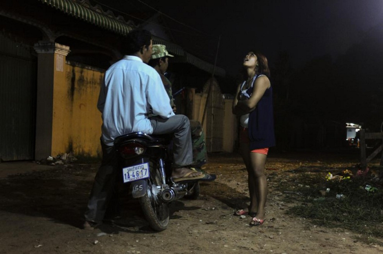 柬埔寨被害情侣女孩图片