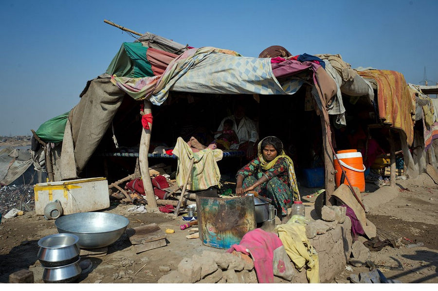 污秽不堪巴基斯坦贫民区凄惨生活