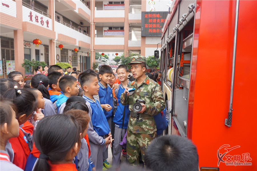 西滨小学图片